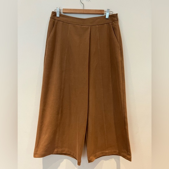 Oak & Fort Wide Leg Cropped Pants - Picture 1 of 7
